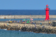 손맛 욕심에… 죽음길에서 낚시하는 이들