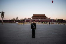 천안문 30주년…집에서 못 나서고 강제휴가까지