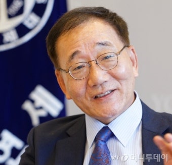 김용학 연세대 총장, 고대서 명박학위 받는다