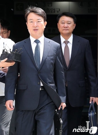 '정보경찰 정치관여' 강신명, 옥중 모친상으로 구속집행 정지