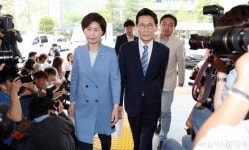 [사진]경찰 출석하는 백혜련-윤소하