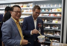 푸드코트로 변신한 편의점?...세븐일레븐 푸드드림 보니