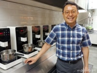 핸디카트 끌고 해외출장 가는 中企 CEO, 사연은?