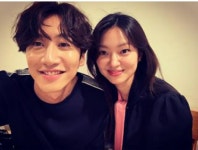 타짜3 최유화, 이광수와 개봉 기념샷…동안 미모