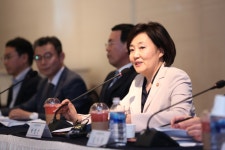 박영선 장관, 中企협동조합 지원 확대…대기업과 상생