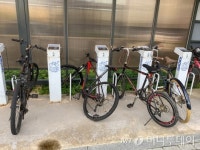 [사진]한국전력, 전기자전거 충전소의 민낯…낡은 자전거들