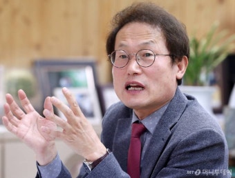 조희연 