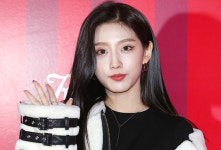 러블리즈 케이·예인, 가죽 패션도 사랑스럽게