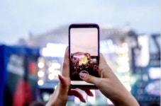 폰 카메라, 아무리 진화해도 디카 못 따라잡는 이유