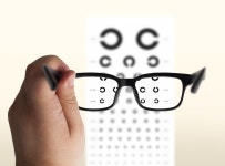 안경 낀다면 꼭 알아야할 상식 찜질방도 안좋아요