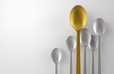 귀한 은수저가 시커먼 흙수저로…새것처럼 닦는 법