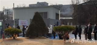 혹시 나도 감염?…불안감에 선별진료소로 몰려