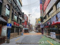 30년 신촌 터줏대감 꽃집, 매출 1/10로..전기세도 어려워