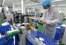 주민센터 통한 마스크 배분, 약국에 비해 비효율적