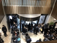[현장+]서초동 변호사들도 선착순 마스크에 수백명 긴 줄