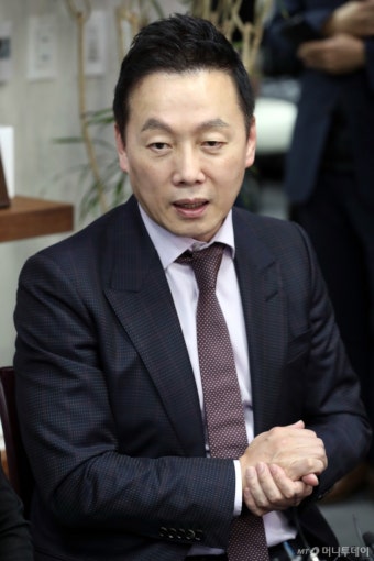 [사진]질문에 답하는 정봉주
