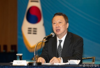 [사진]47회 상공의 날 인사말하는 박용만 회장