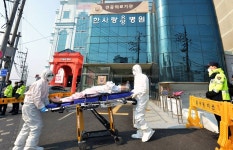 기저질환에 고령 코로나 집단감염 요양병원이 위험하다