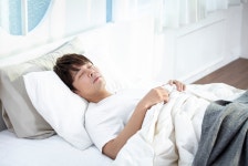 잠 깨자마자 물한잔? 아이고, 입속 세균을 함께 먹었네…