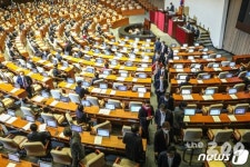 법안 심사 한 건당 3.5분…숫자가 말하는 일 안하는 국회