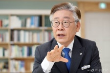 이재명 기본소득, 저성장 시대 수요 진작 수단