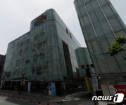 상처로 남은 롯데의 실험…영플라자·엘큐브 딱 한곳씩 남았다