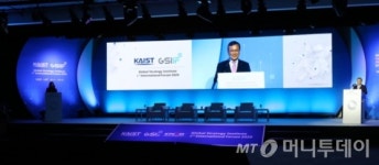 코로나19 이후 교육환경 온·오프라인 융합형 교실로 급변