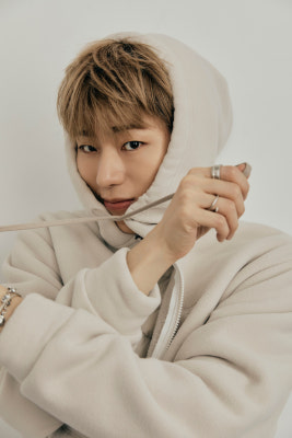 '대세 래퍼' 지코, 훈훈한 캐주얼 패션…