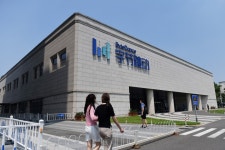 '틱톡'삭제령 확산…개인정보 9초에 125장 빠진다는데