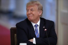 트럼프, 中 무역회담 연기…대선후보 수락연설은 백악관서