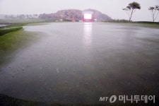 골프장 수천억 들이고 쫓겨날 판…인천공항공사는 왜 새 주인 찾나