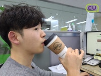 회사에서 몰래 호로록?…CU, 커피컵에 담아 먹는 잔치국수 출시