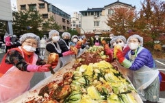 아산시 용화동 온천중앙교회, 사랑의 김장 나눔 축제 열어