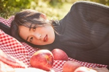 정은채, 흰 피부+붉은 입술…백설공주 미모 감탄