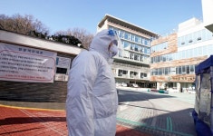 갈 곳 없는 요양병원 환자…공공병원 의사 인력 없어 못 받는다