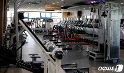 1주 평균 국내발생 738명, 거리두기 3단계 기준 이탈