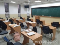 "60명 강의실에 20명만"…6주 만에 문 연 학원 가보니