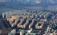오늘부터 주담대 금리 소폭 인하…최저 2.44%