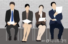 불매로 번진 생리대 회사…성차별 면접 사과문, 댓글에 올려 논란 지속