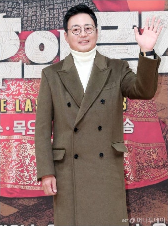 윤다훈 