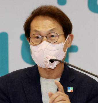 조희연 