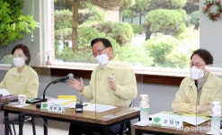 [사진]인사말하는 김부겸 총리