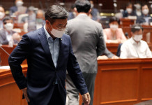 與 의총서 격론, 최고위에 전권 위임…고개드는 전국민 지원금