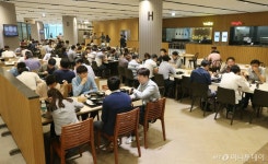 공정위 칼날은 왜 삼성의 밥값을 저격했나