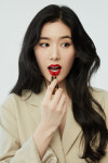 정은채, 재킷만 걸친 룩에 아찔한 레드 립…미모 깜짝