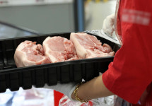 [단독]한근에 2만원 미친 삼겹살 값, 도축 30% 늘려서 잡는다