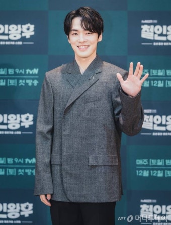 '논란의 중심'이었던 김정현, 소속사 이적 