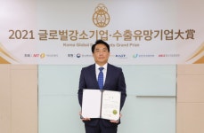 모발성장인자와 거미실크 단백질의 교합, 닥터그라프트