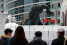 한국이 점령한 일본, 넷플릭스 톱10 순위 봤더니…