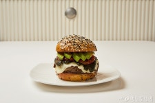 고든램지 버거, 한국 가격이 더 비싸다?...확인해보니